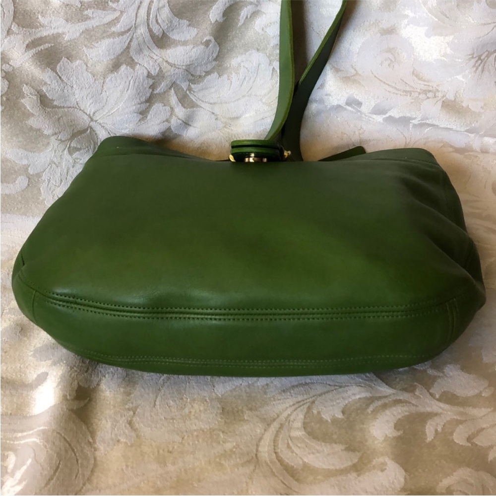 COACH Vintage Rare Eldridge Soho Leaf Green Leather Gold Buckle Shoulder Hobo - Picture 5 of 16